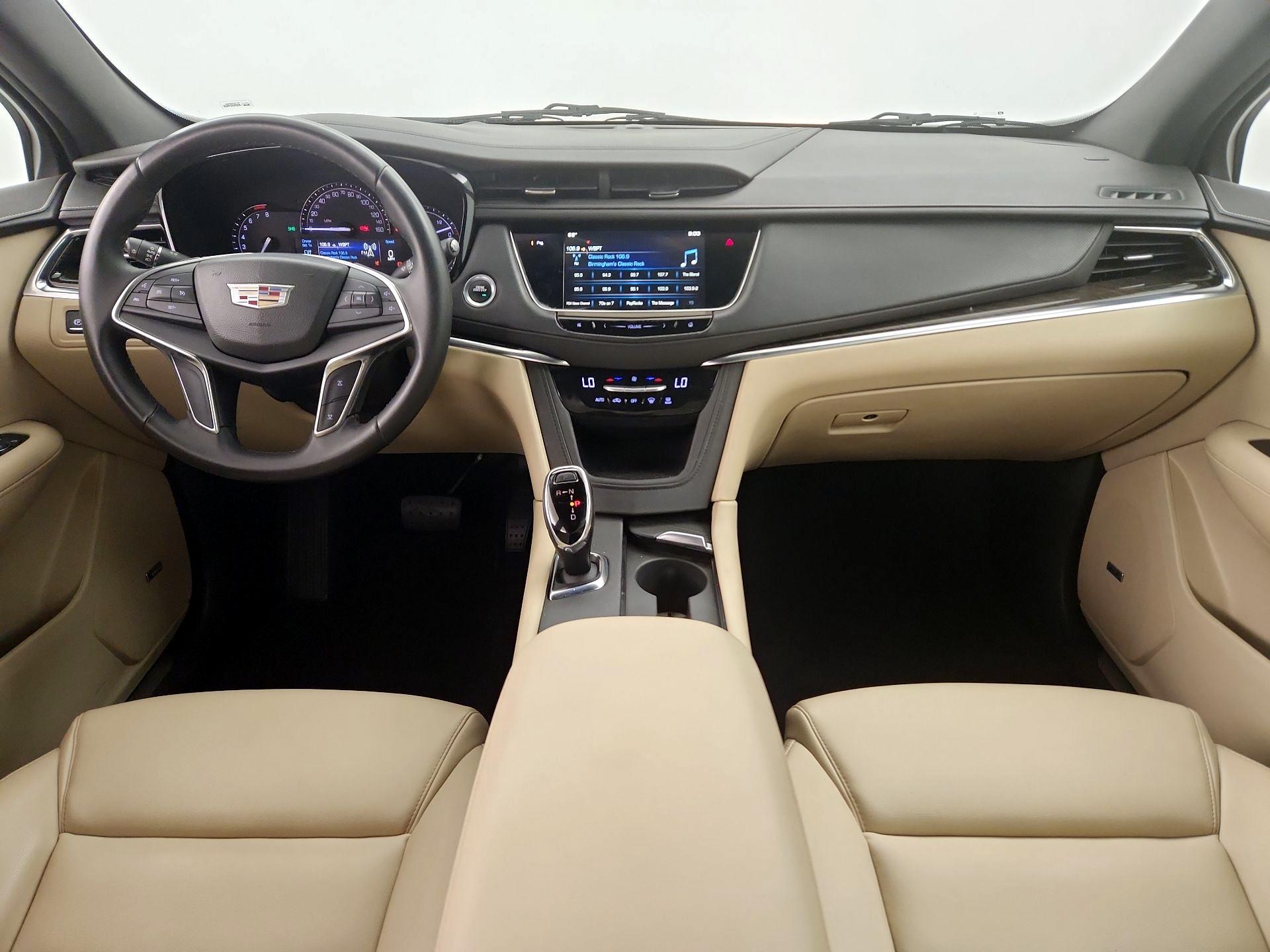 Thumbnail: 2017 Cadillac XT5 - 9