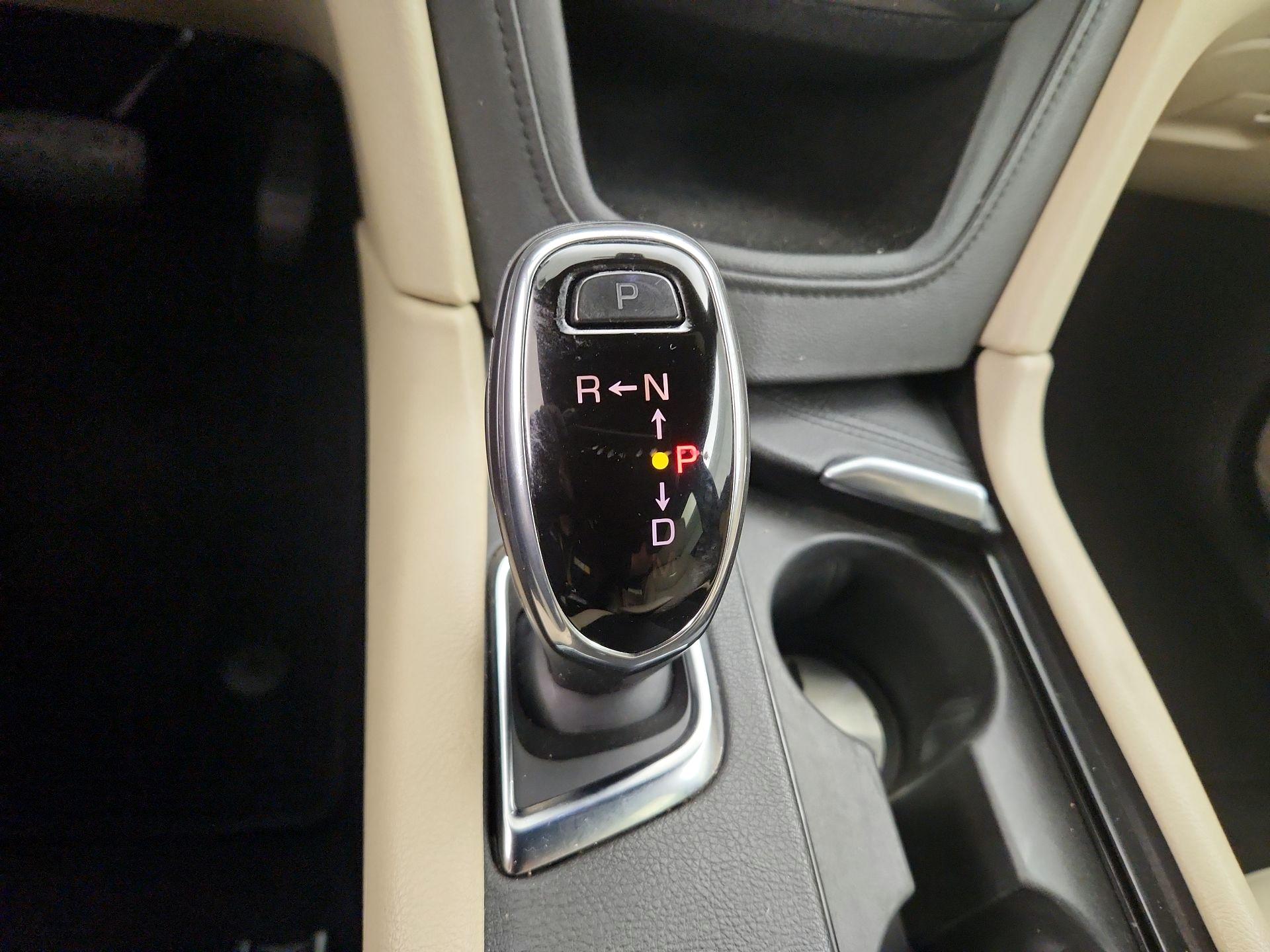 Thumbnail: 2017 Cadillac XT5 - 17