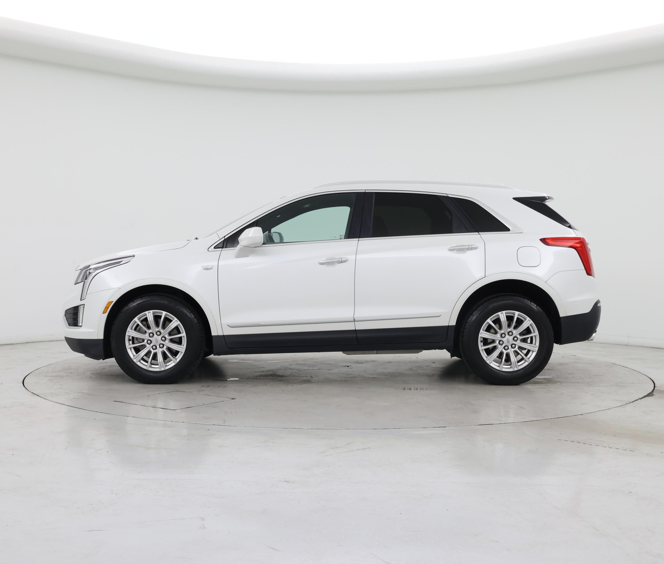 Thumbnail: 2017 Cadillac XT5 - 3