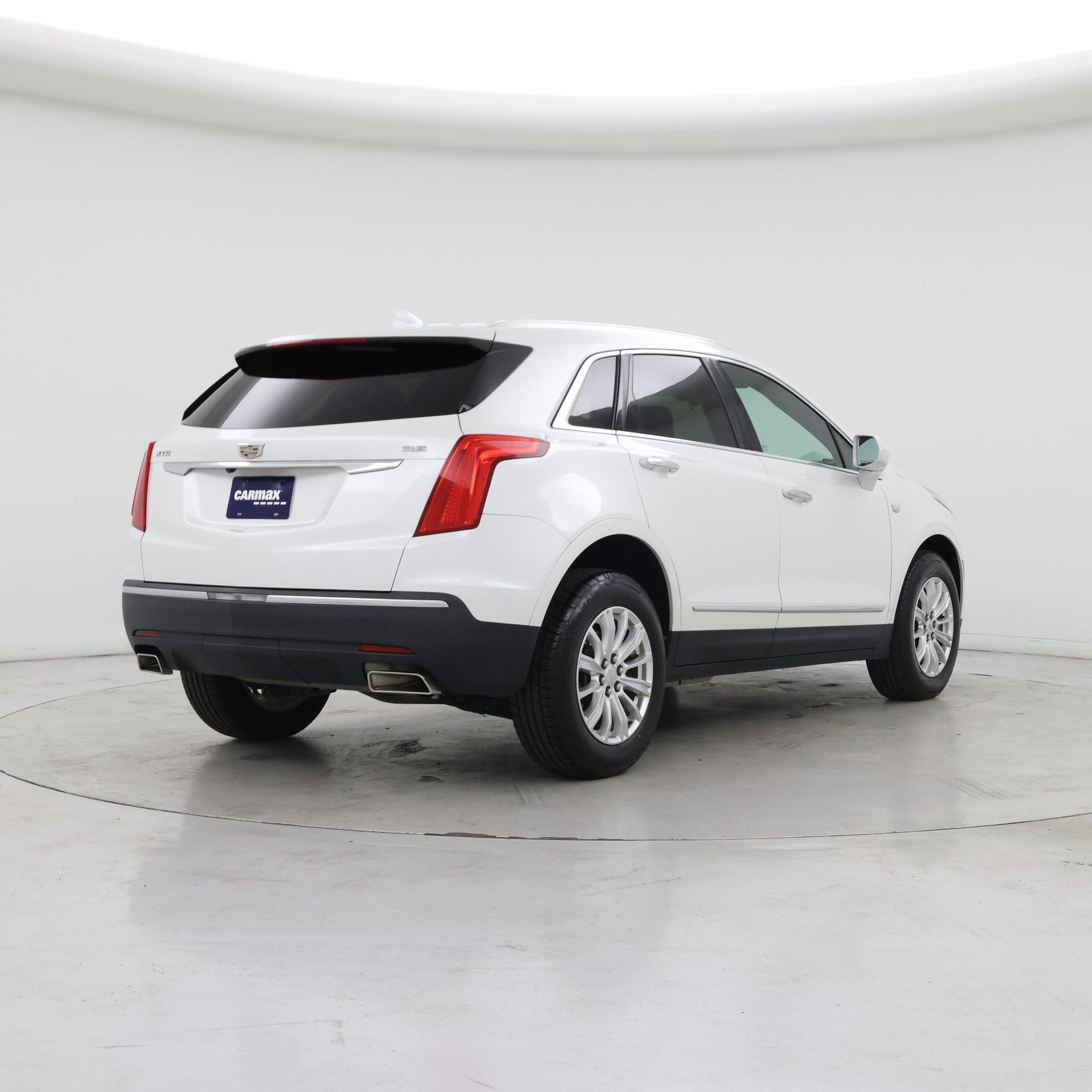 Thumbnail: 2017 Cadillac XT5 - 8