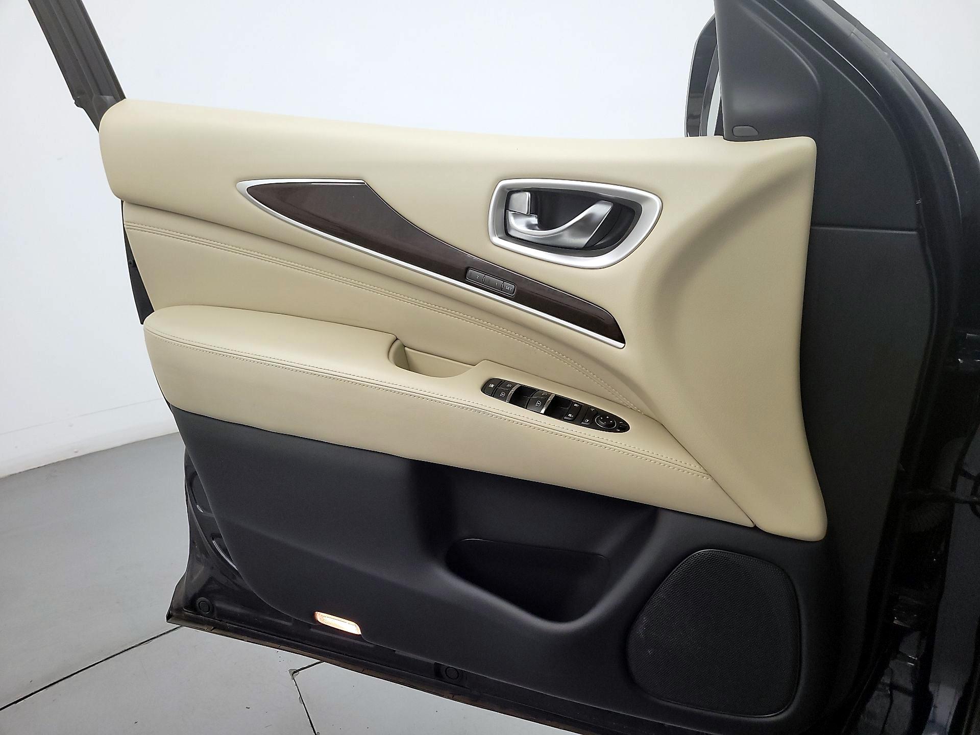 Thumbnail: 2019 INFINITI QX60 - 12