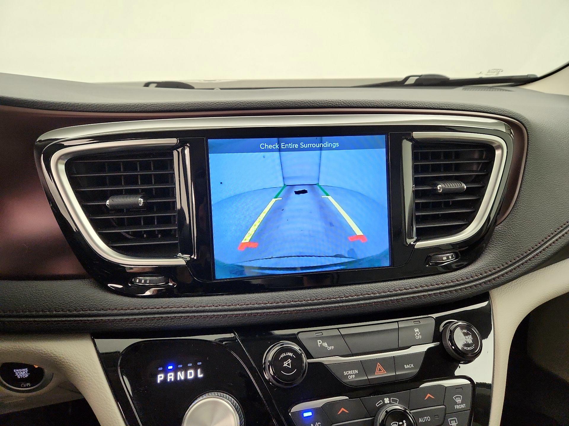 Thumbnail: 2017 Chrysler Pacifica - 15