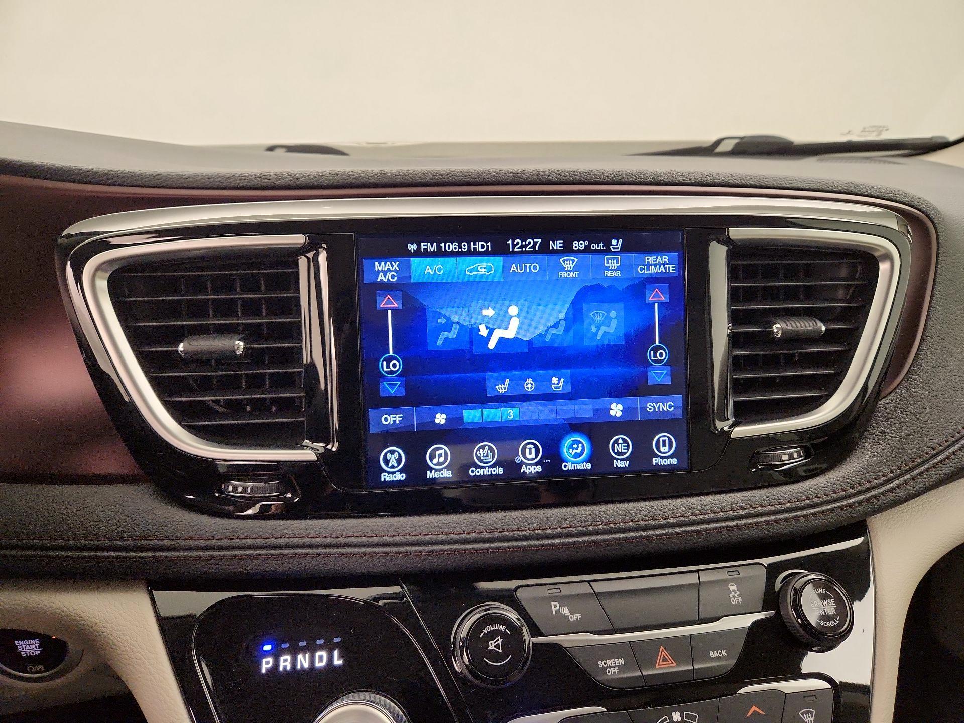 Thumbnail: 2017 Chrysler Pacifica - 17