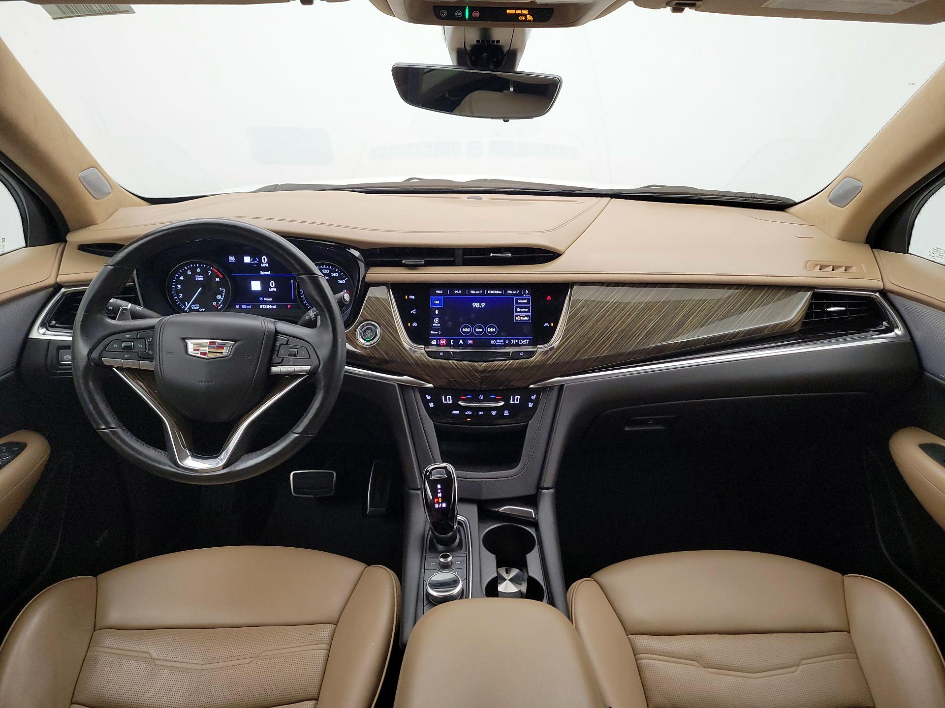 Thumbnail: 2022 Cadillac XT6 - 9