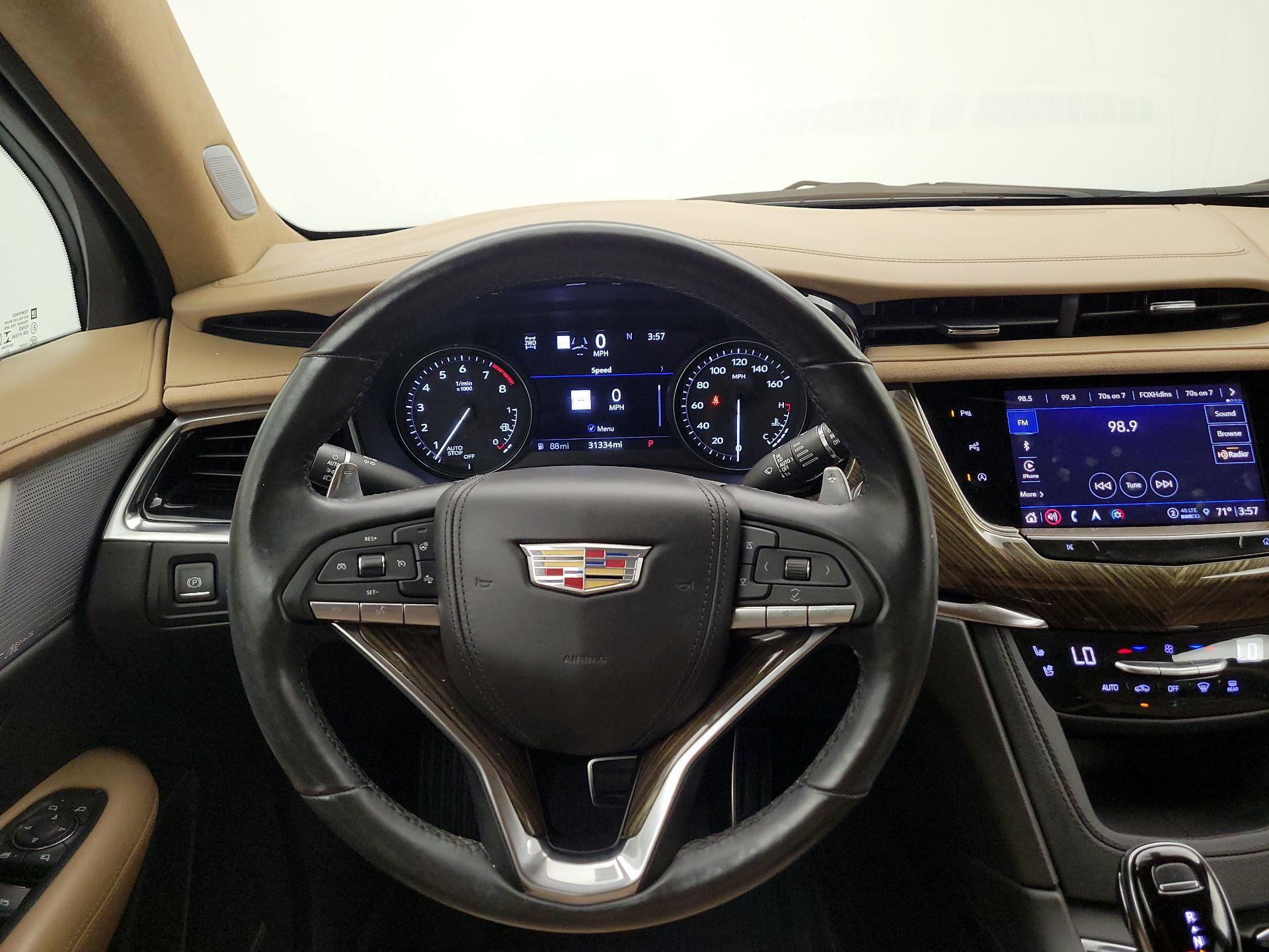 Thumbnail: 2022 Cadillac XT6 - 10