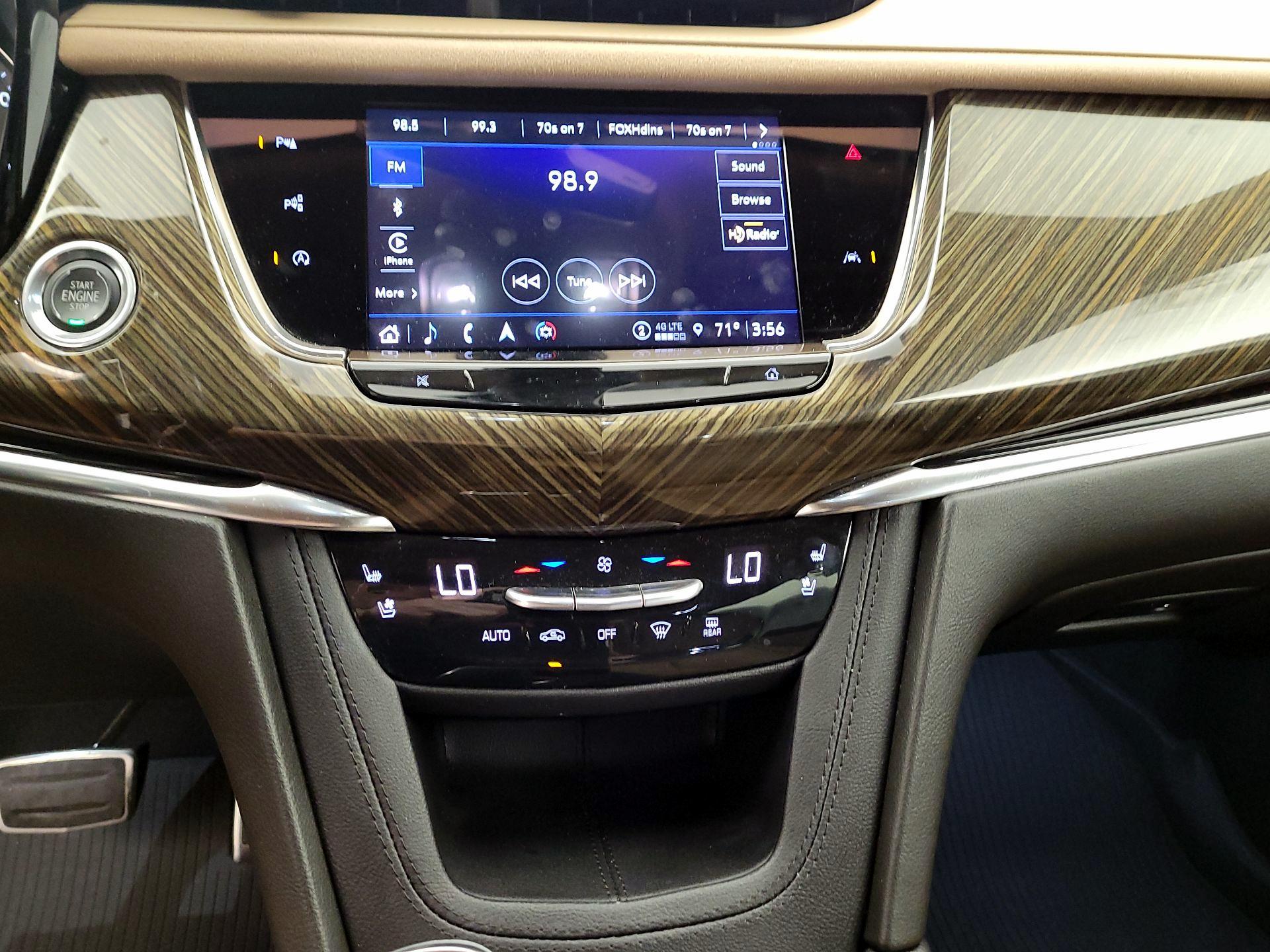 Thumbnail: 2022 Cadillac XT6 - 16