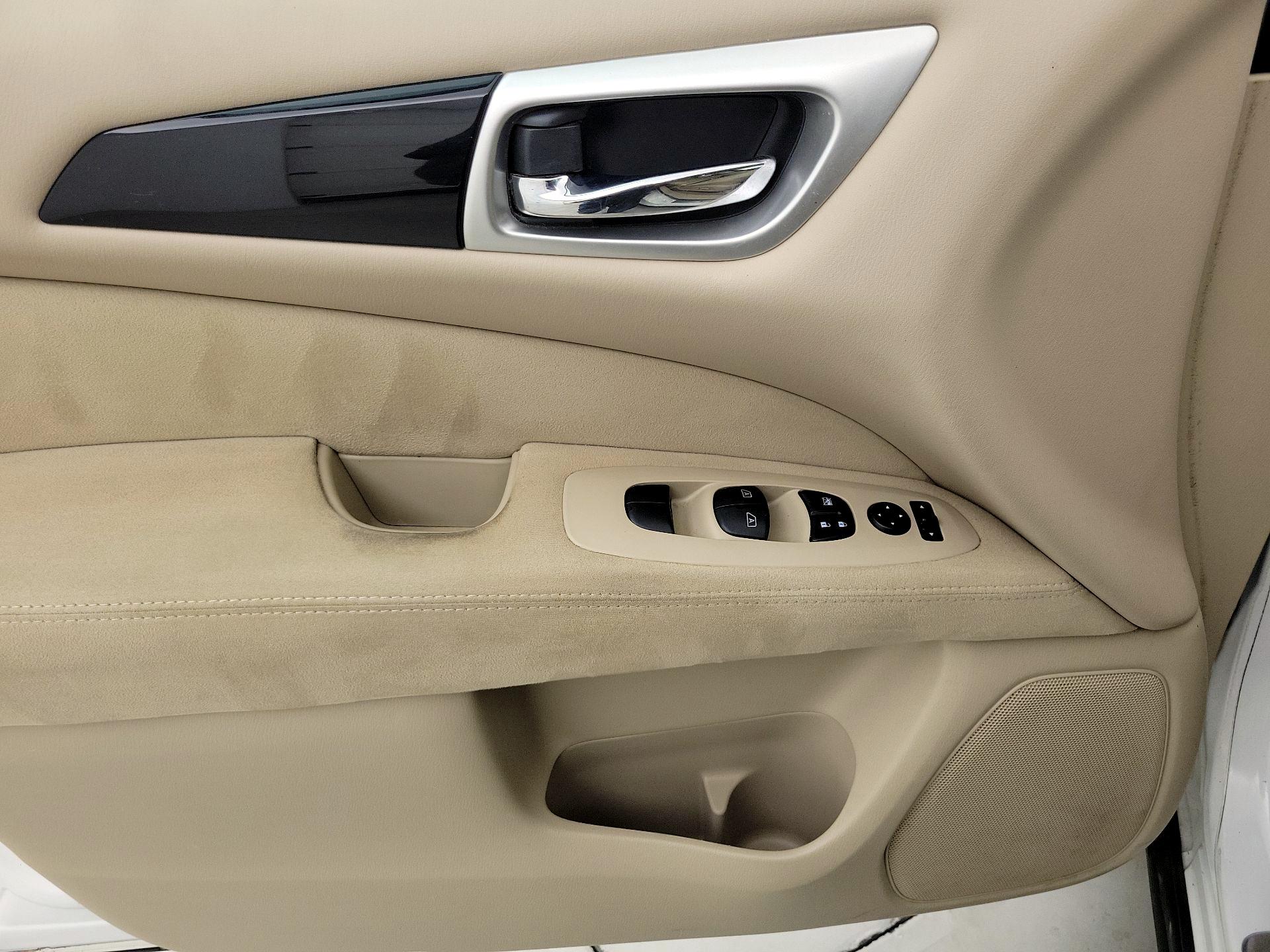 Thumbnail: 2014 Nissan Pathfinder - 12