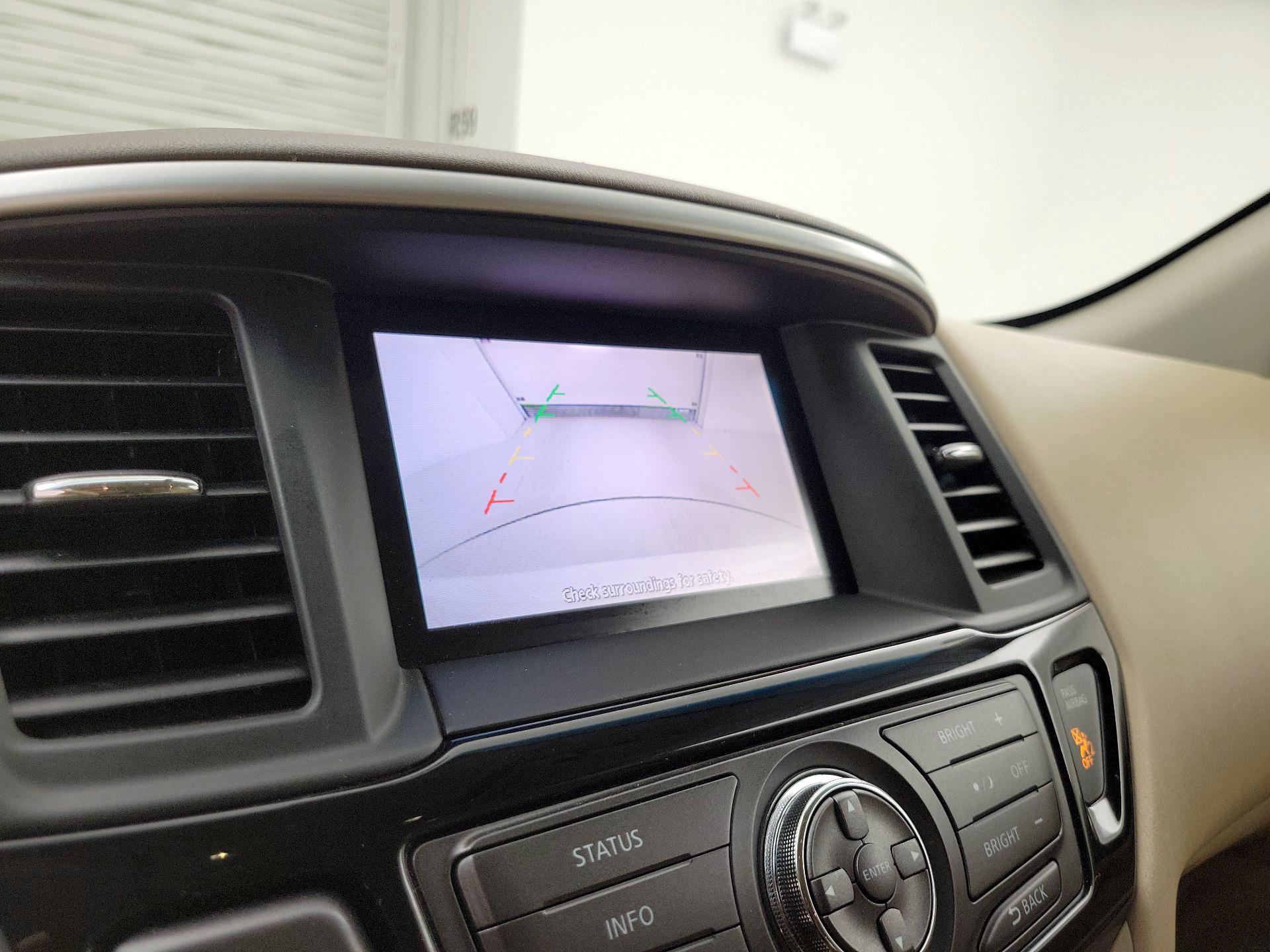 Thumbnail: 2014 Nissan Pathfinder - 14