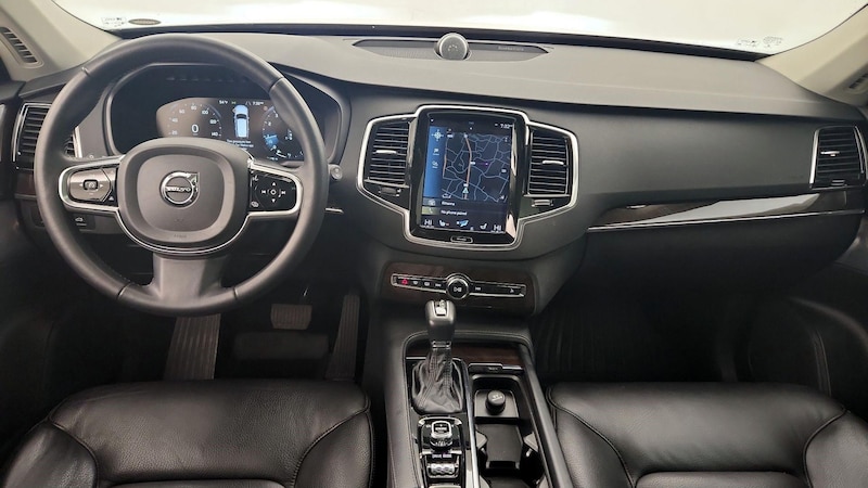 2017 Volvo XC90 T6 Momentum 9