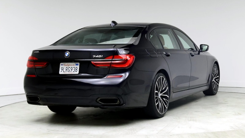 2019 BMW 7 Series 740i 8