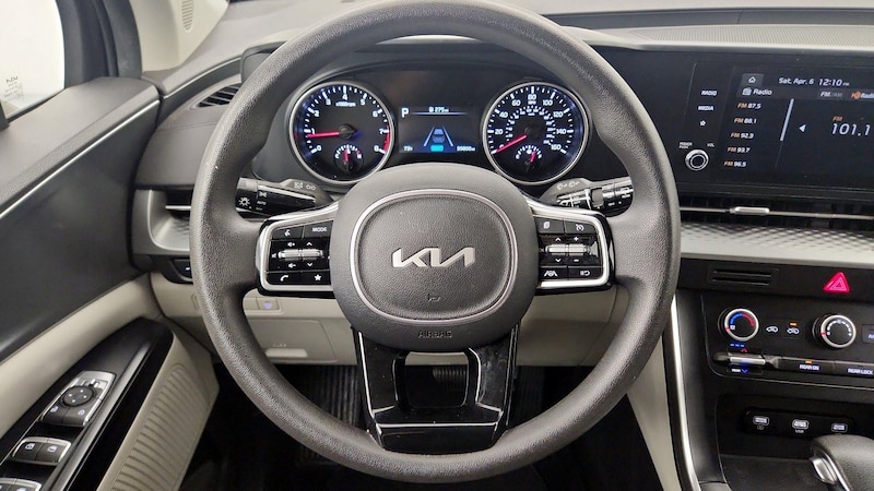 2023 Kia Carnival LX 10