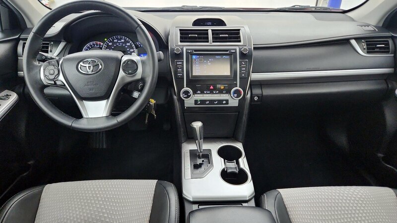 2014 Toyota Camry SE 9