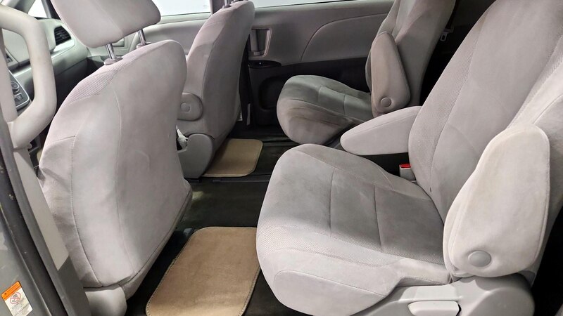 2019 Toyota Sienna L 20