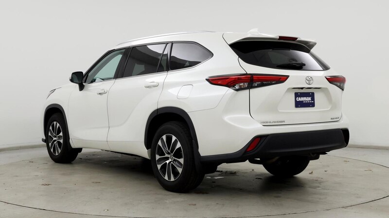 2021 Toyota Highlander XLE 2