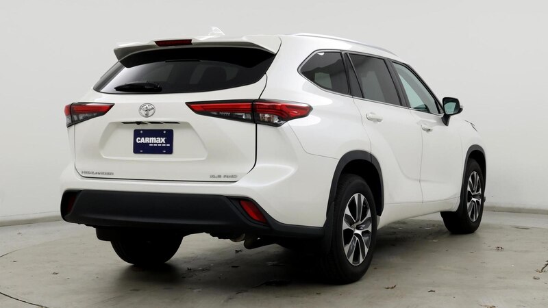 2021 Toyota Highlander XLE 8