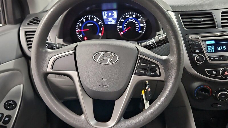 2017 Hyundai Accent SE 10