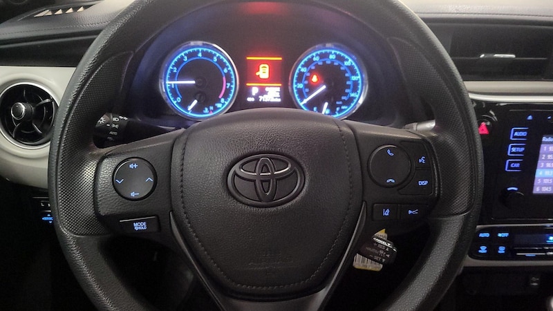 2018 Toyota Corolla LE 10
