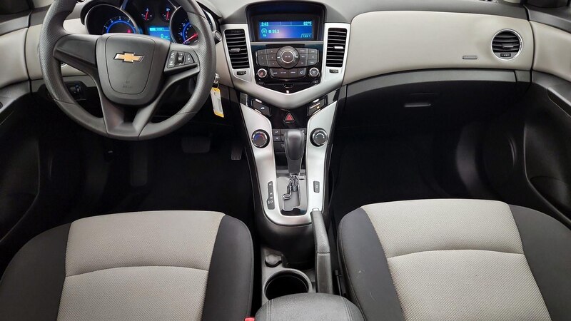 2015 Chevrolet Cruze LS 9