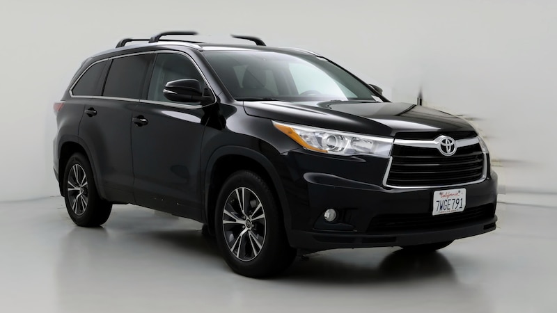 2016 Toyota Highlander XLE Hero Image