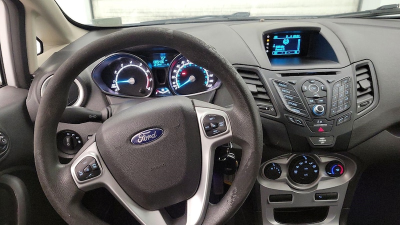 2017 Ford Fiesta SE 10