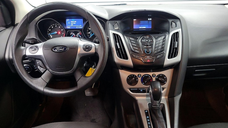 2014 Ford Focus SE 9