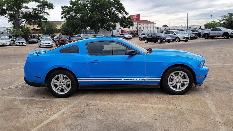 2012 Ford Mustang  4