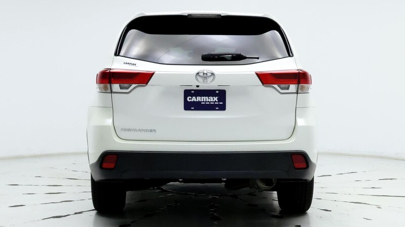 2019 Toyota Highlander LE 6