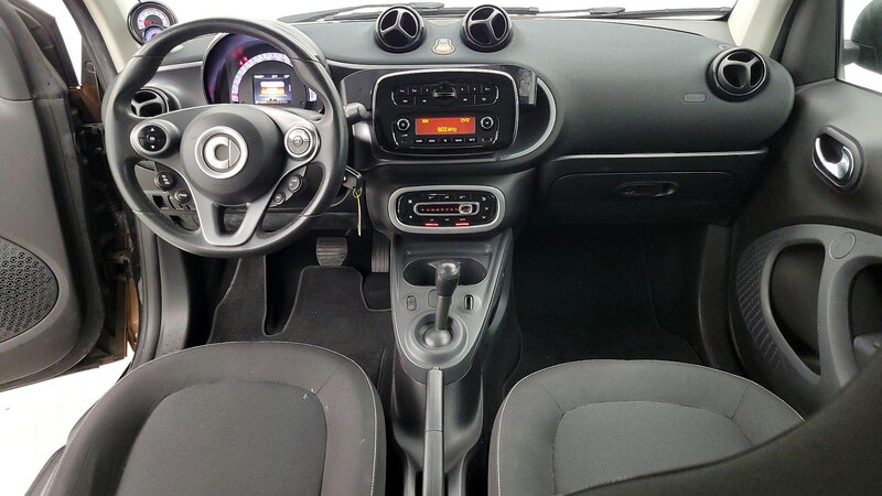 2016 smart fortwo Passion 8