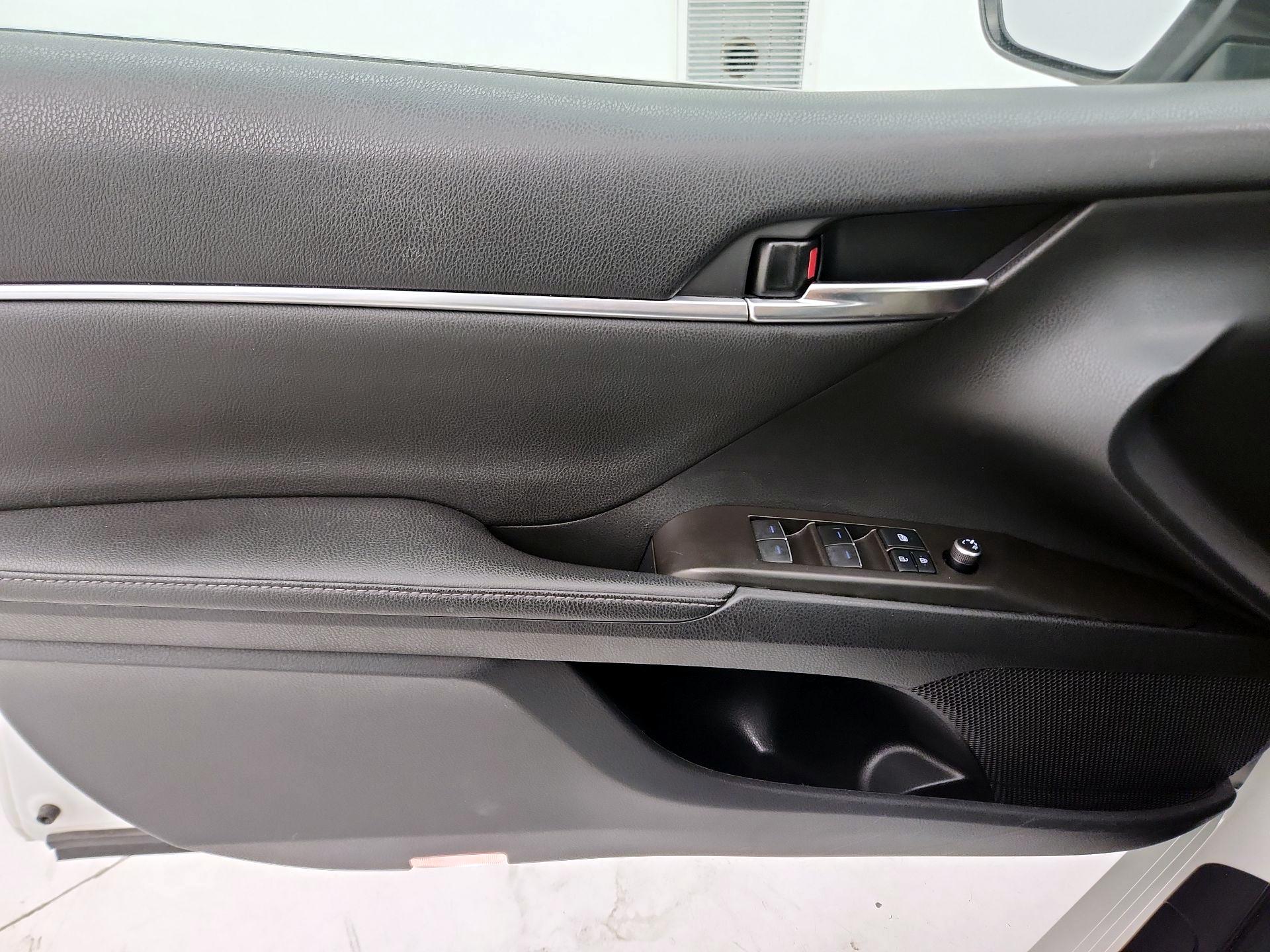 Thumbnail: 2022 Toyota Camry - 12