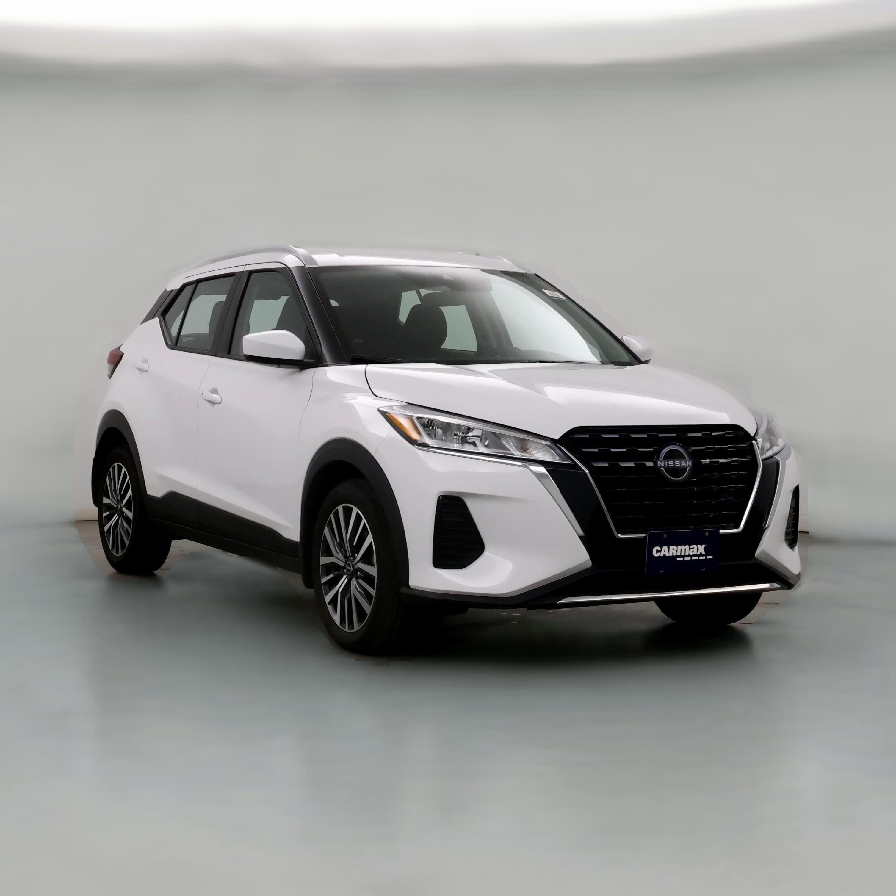 White hot sale nissan kicks