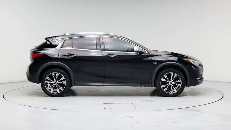 2017 INFINITI QX30 Premium 7