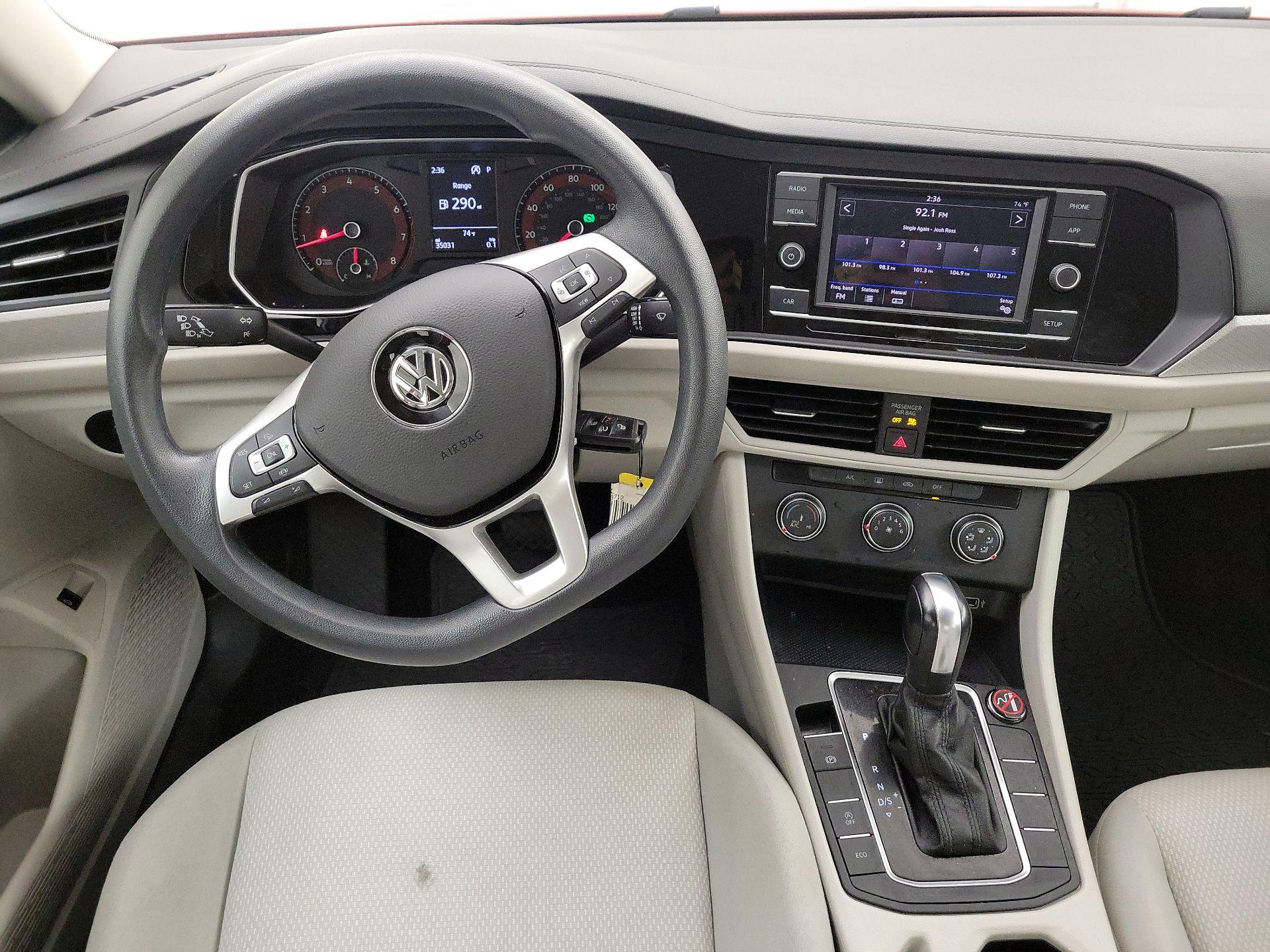 Thumbnail: 2019 Volkswagen Jetta - 9
