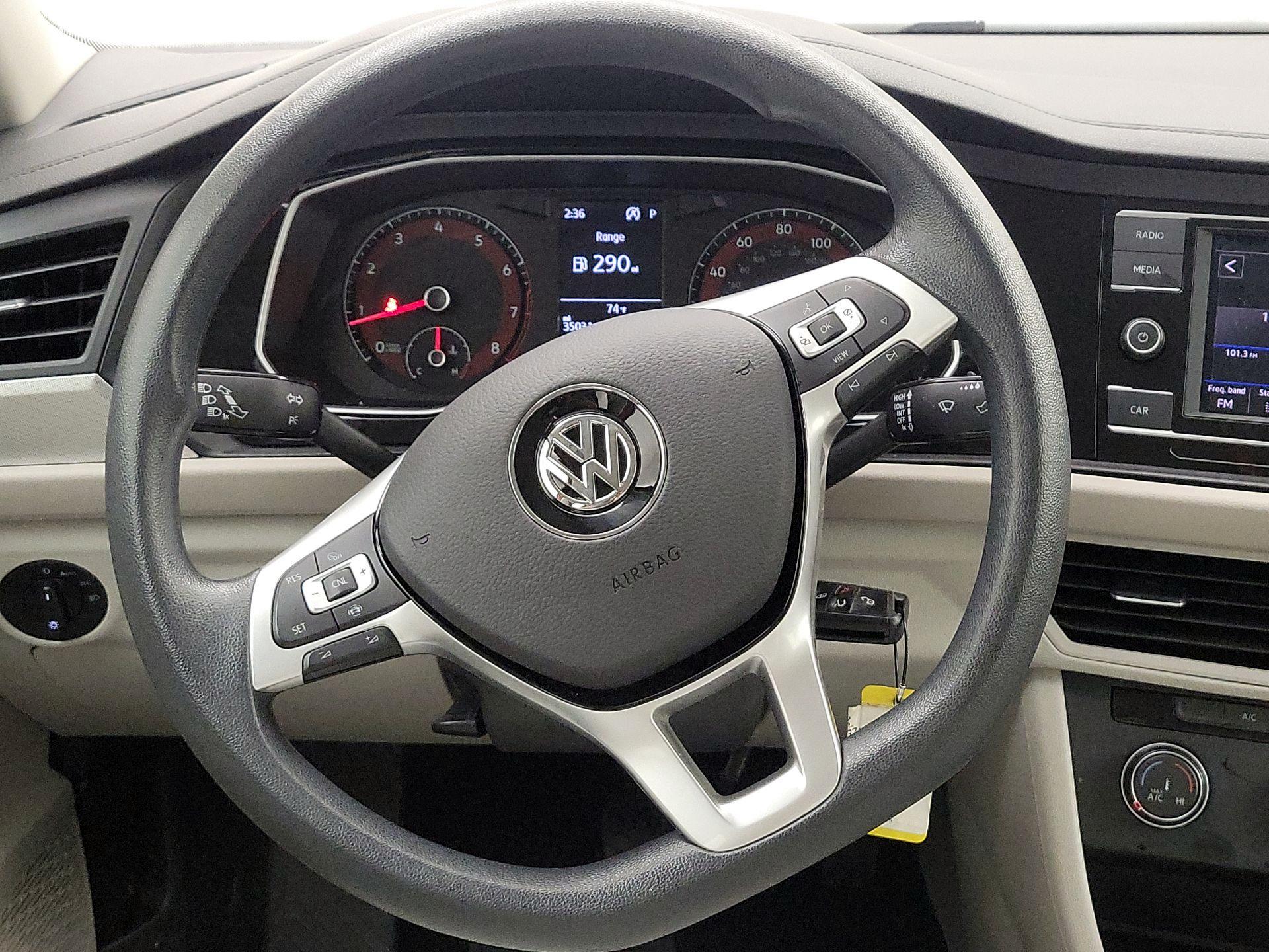 Thumbnail: 2019 Volkswagen Jetta - 10