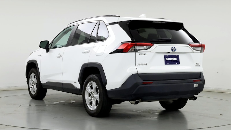 2021 Toyota RAV4 XLE 2