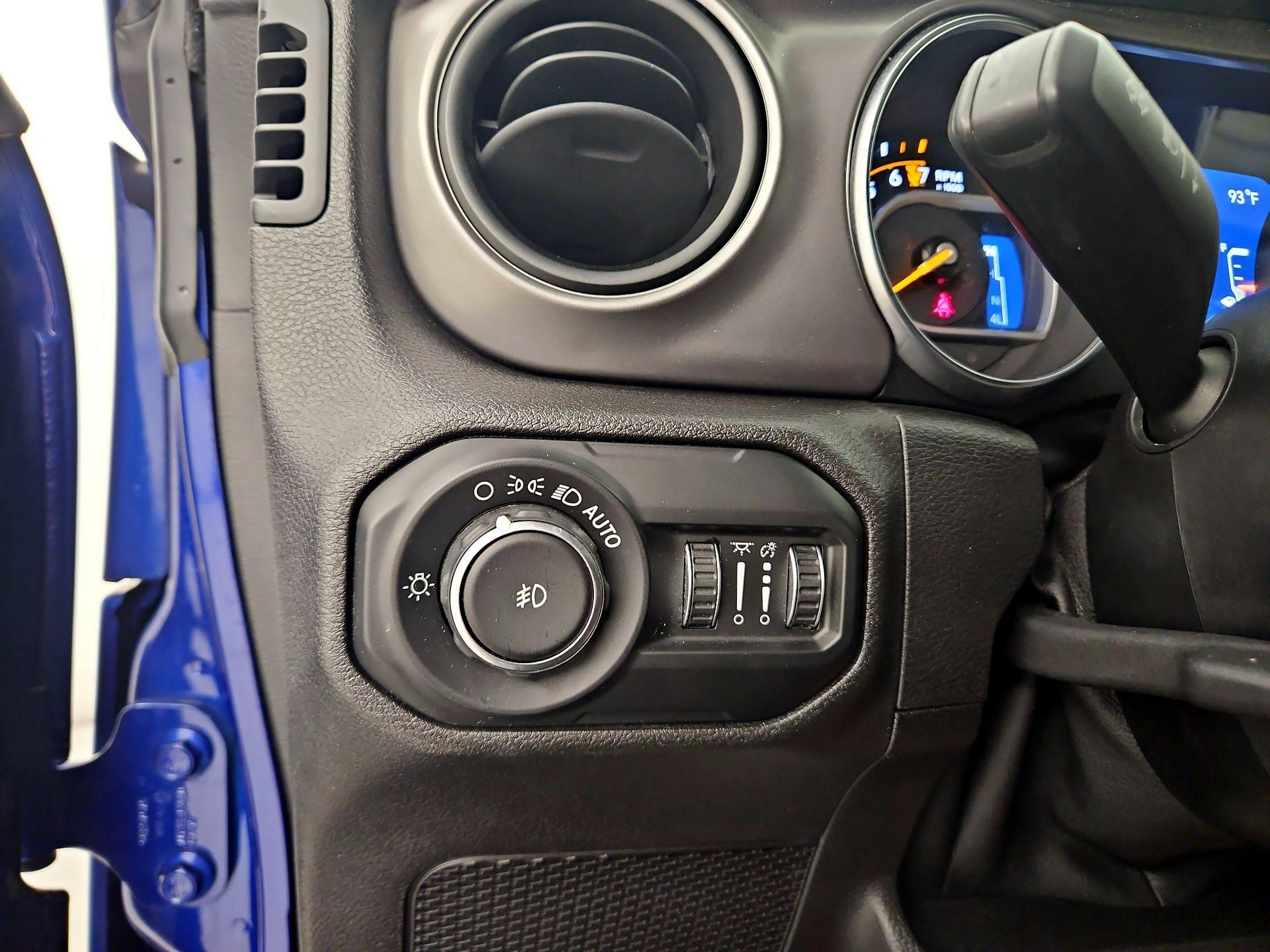 Thumbnail: 2019 Jeep Wrangler - 13