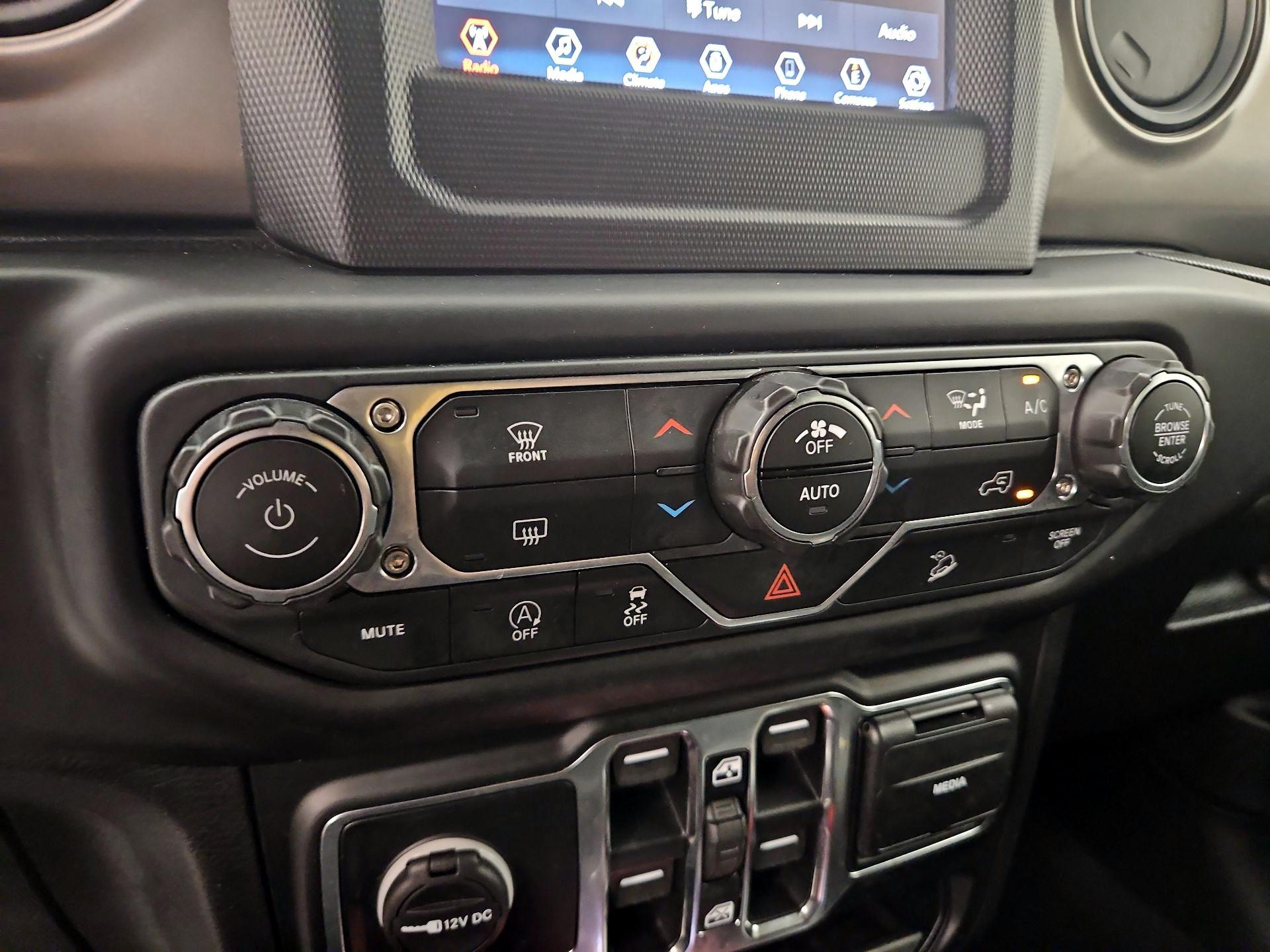 Thumbnail: 2019 Jeep Wrangler - 16
