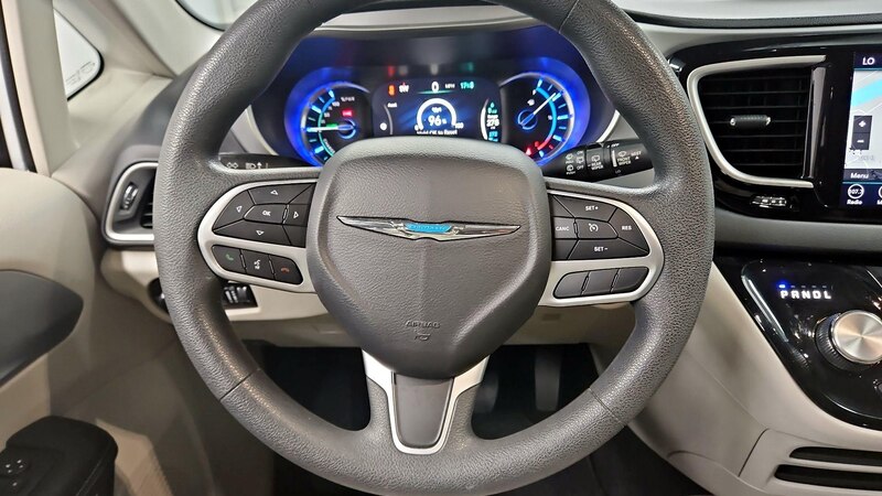 2018 Chrysler Pacifica Hybrid Touring Plus 10