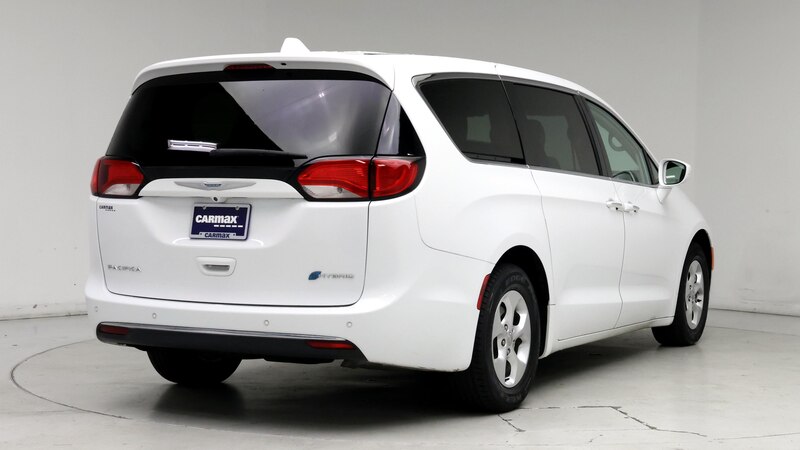 2018 Chrysler Pacifica Hybrid Touring Plus 8