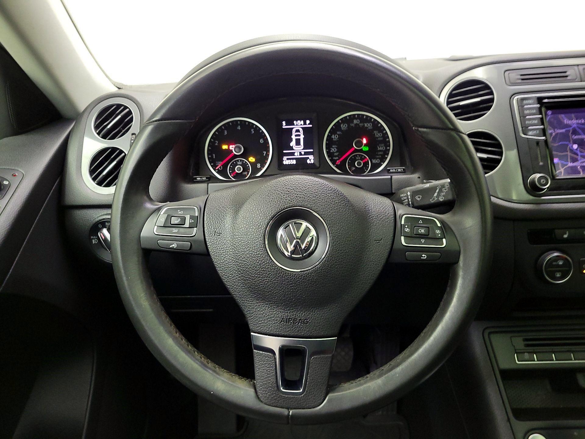 Thumbnail: 2017 Volkswagen Tiguan - 10