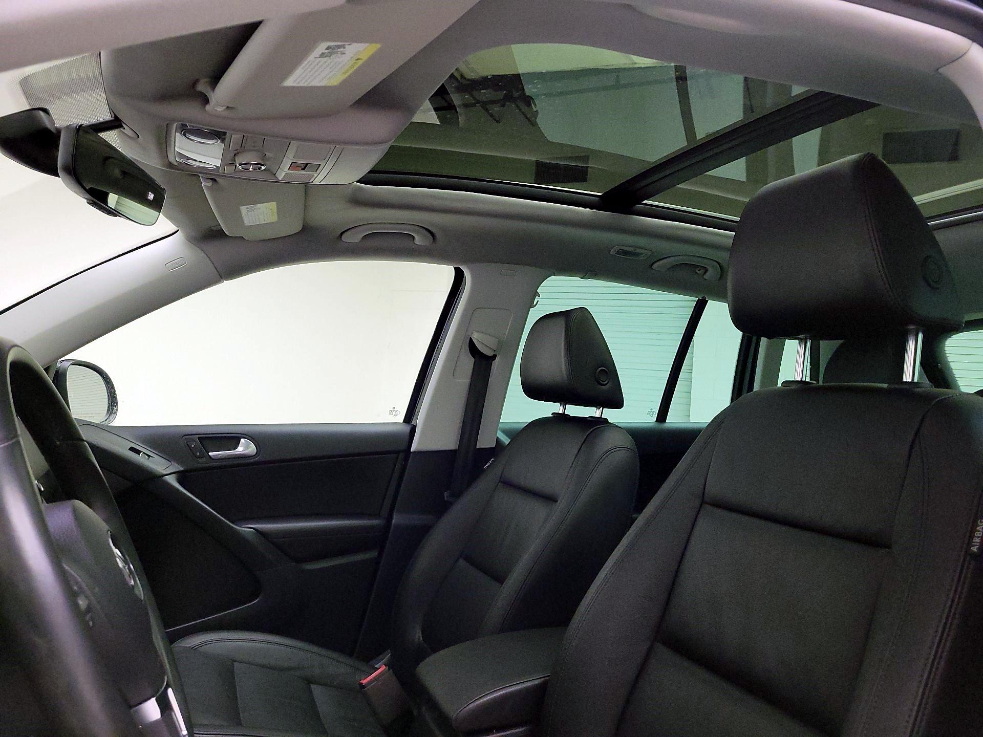 Thumbnail: 2017 Volkswagen Tiguan - 20