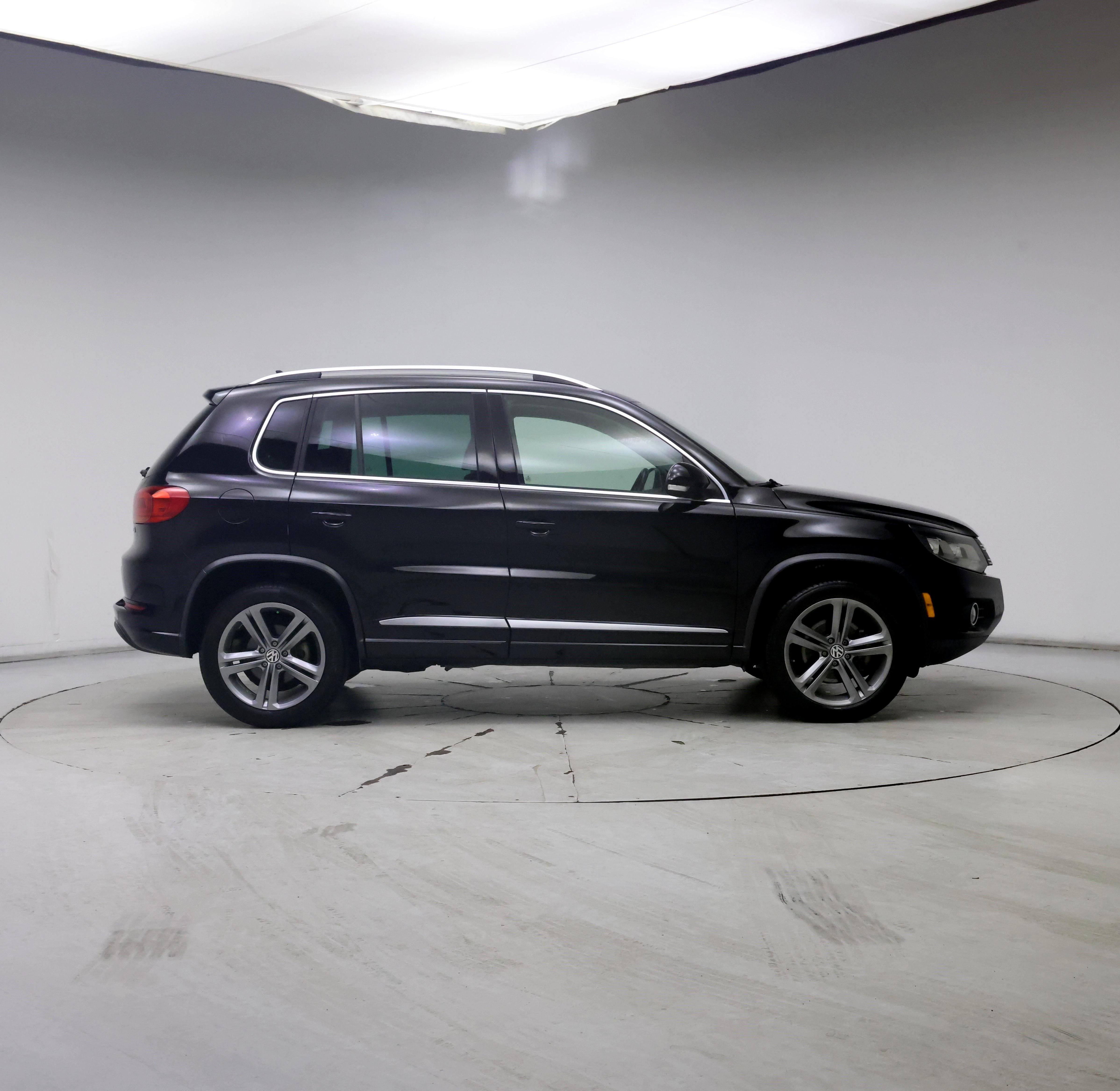 Thumbnail: 2017 Volkswagen Tiguan - 7