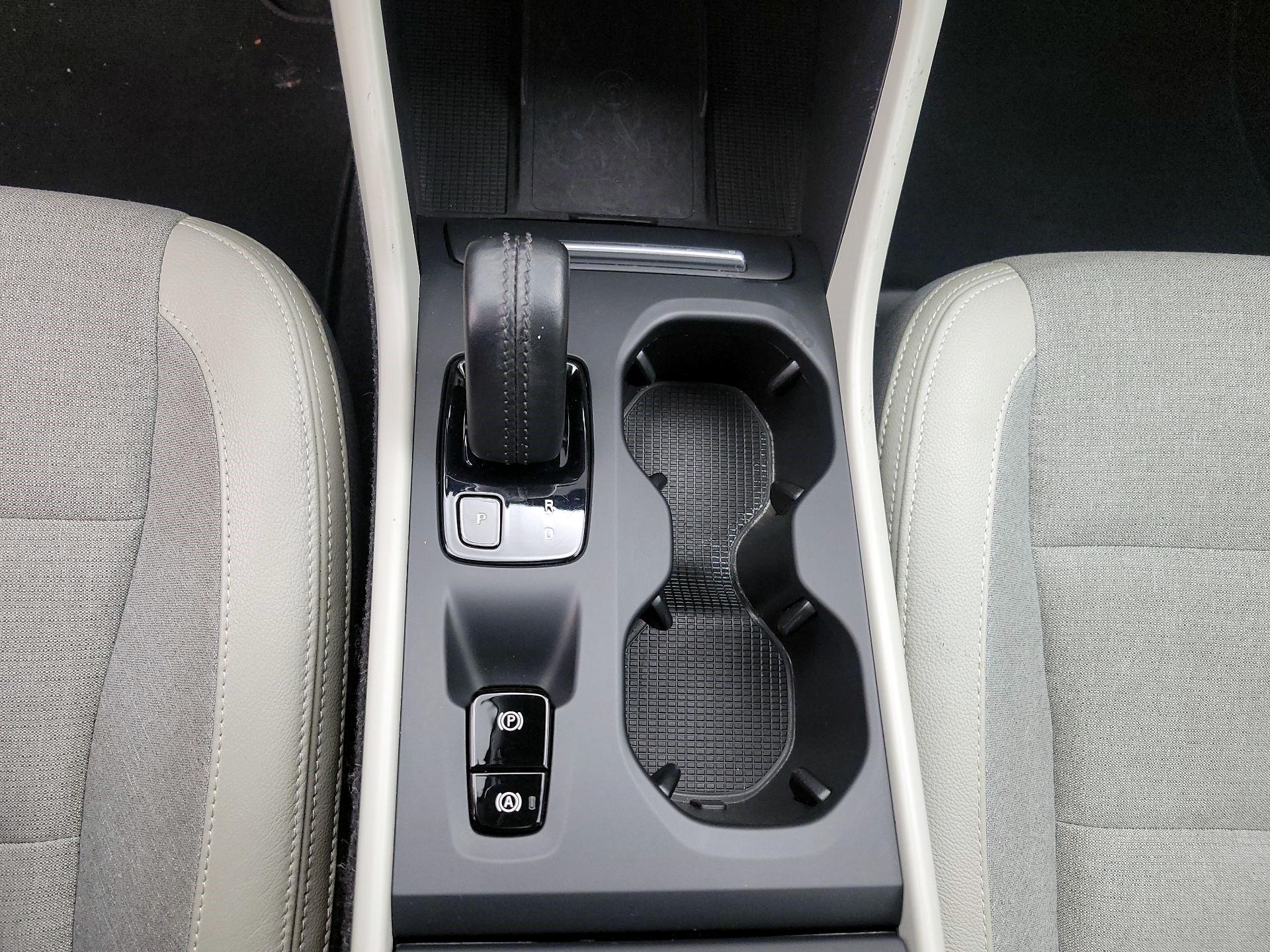 Thumbnail: 2020 Volvo XC40 - 17