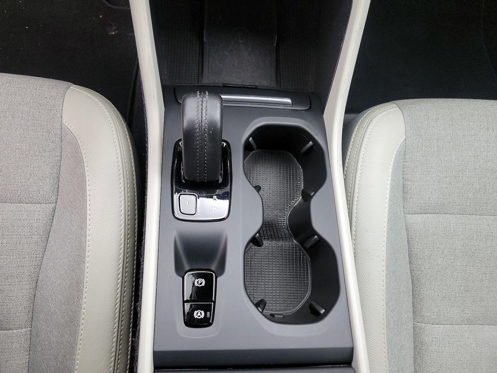 2020 Volvo XC40 Momentum - Photo 18
