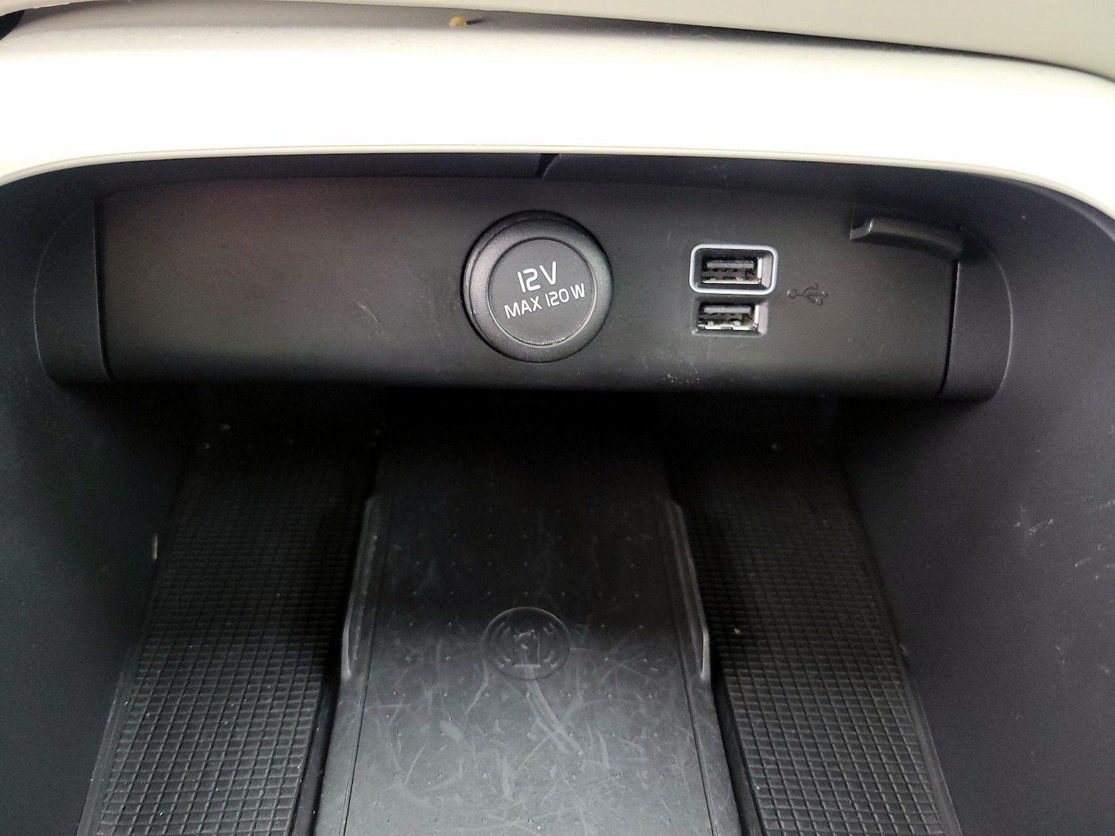 2020 Volvo XC40 Momentum - Photo 19