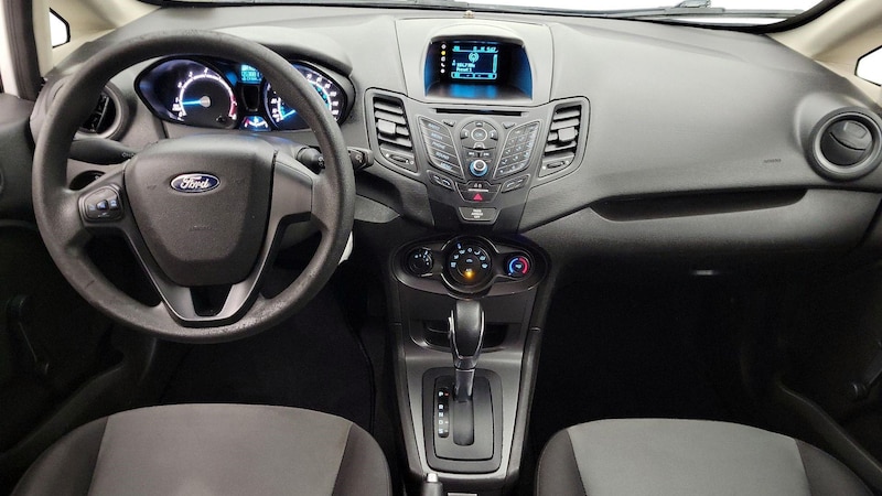 2016 Ford Fiesta S 9