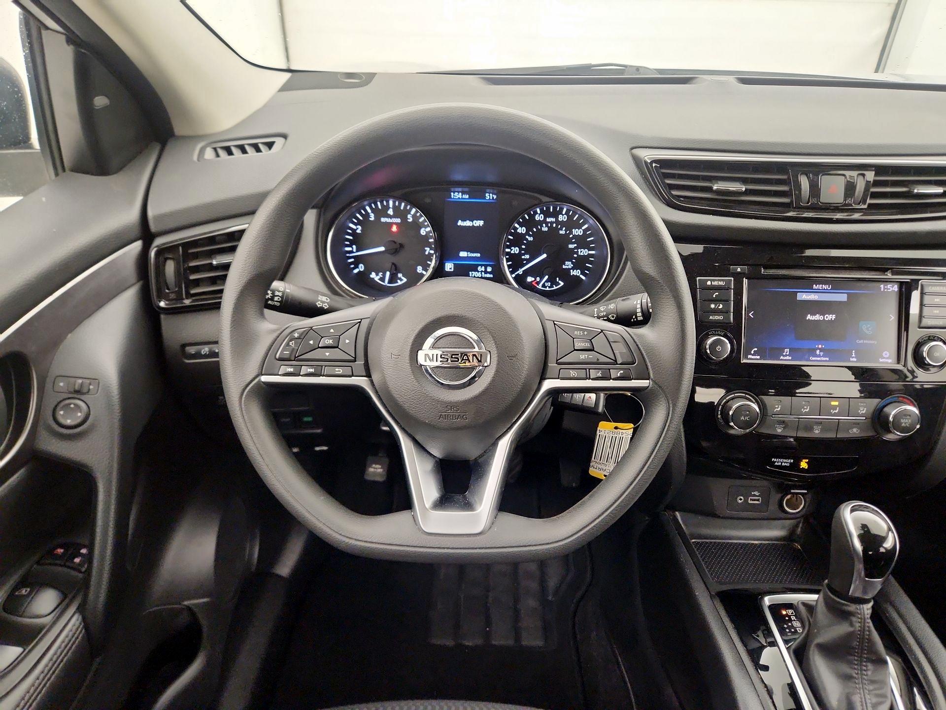 Thumbnail: 2022 Nissan Rogue Sport - 10