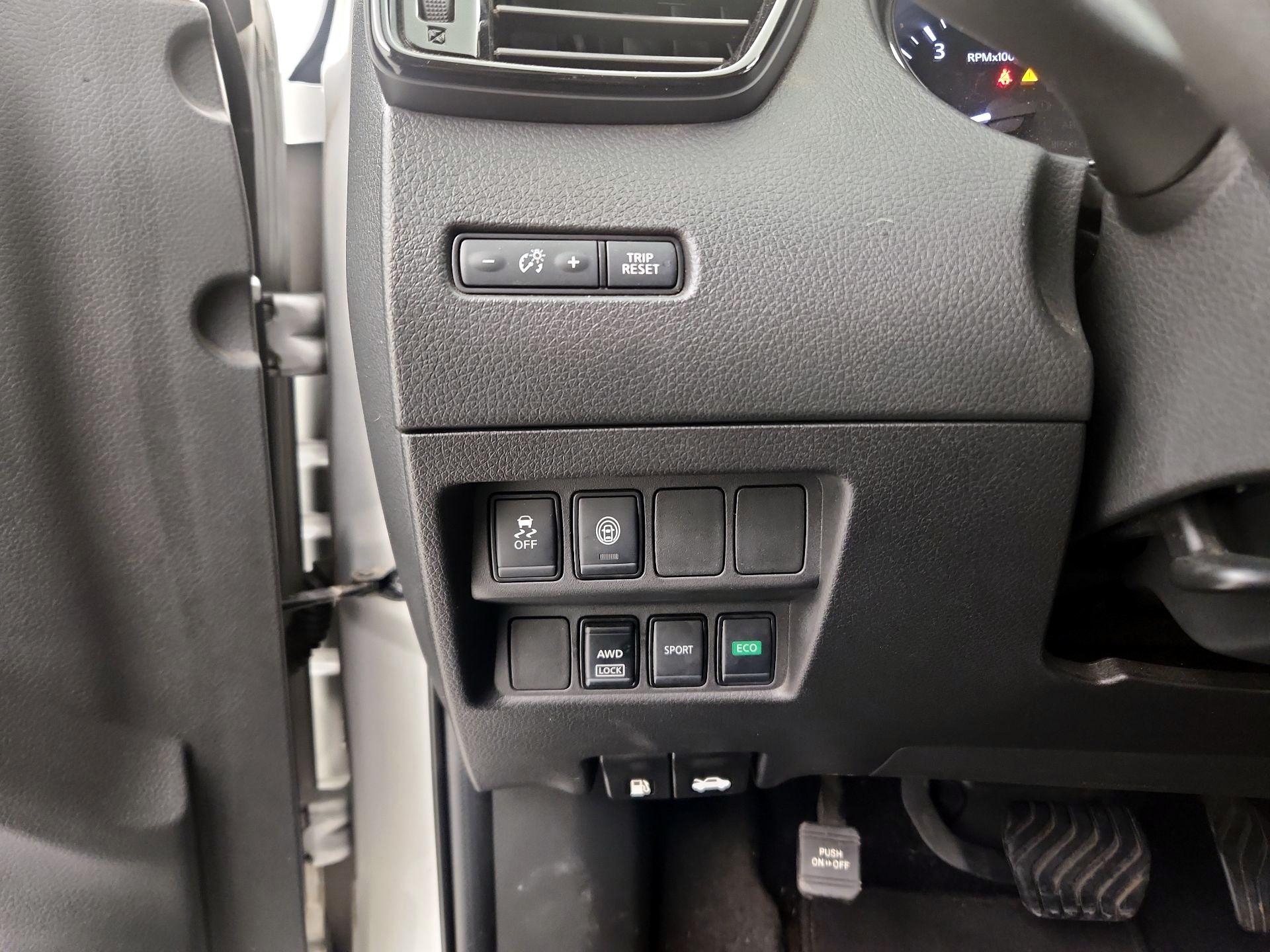 Thumbnail: 2022 Nissan Rogue Sport - 13