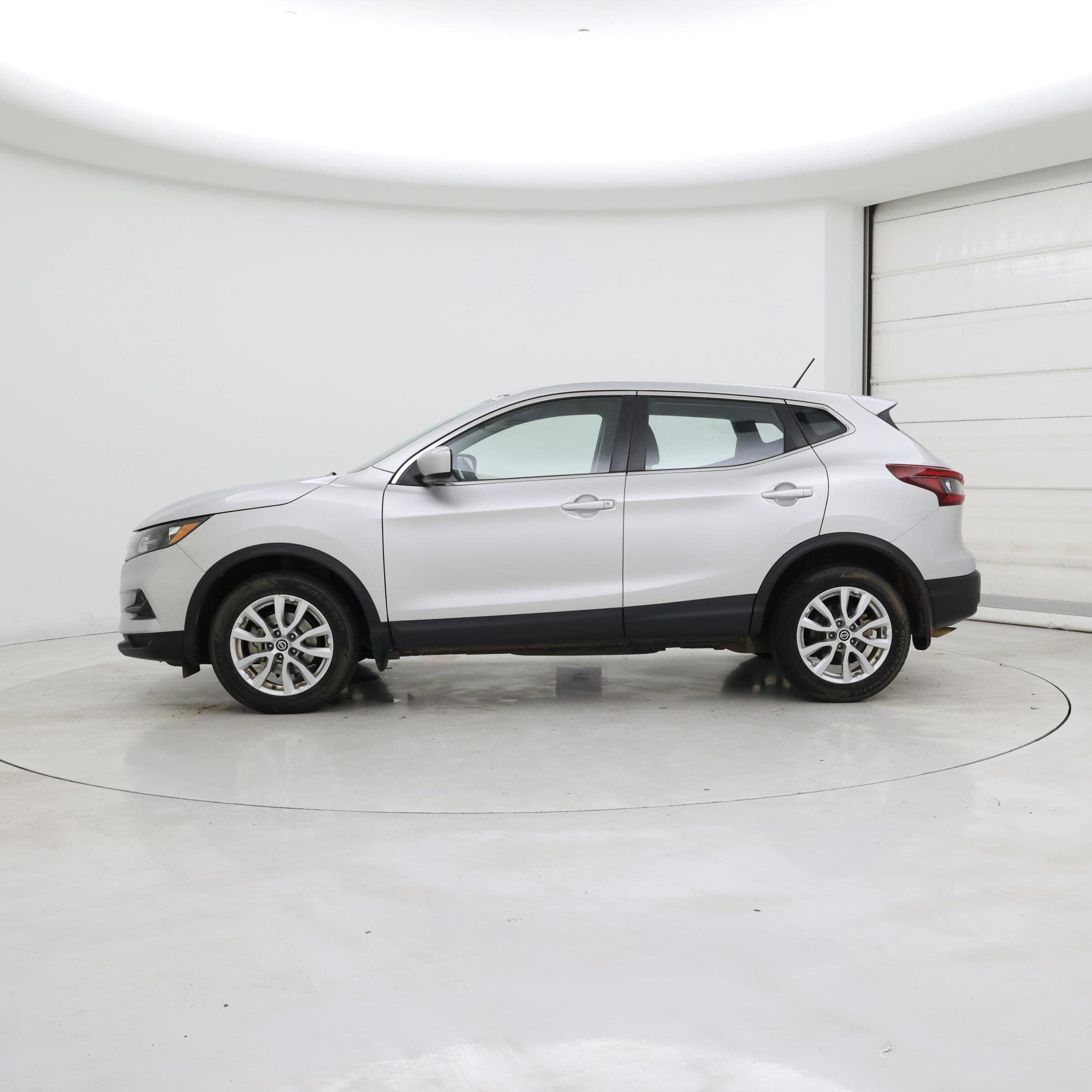 Thumbnail: 2022 Nissan Rogue Sport - 3