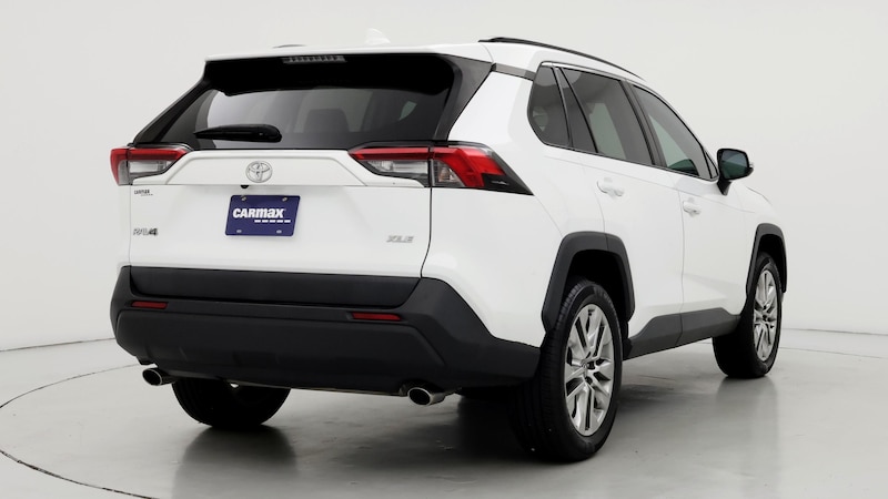 2019 Toyota RAV4 XLE Premium 8