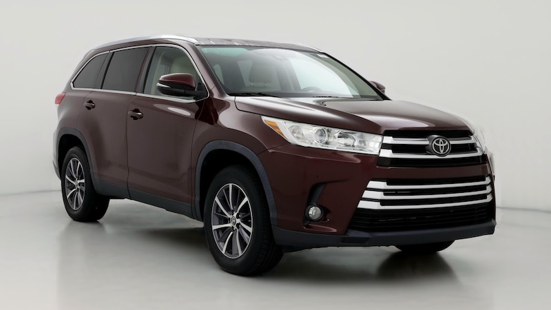 2019 Toyota Highlander XLE Hero Image